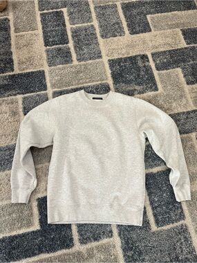 Brandy Melville Light Heather Gray Crewneck Sweatshirt